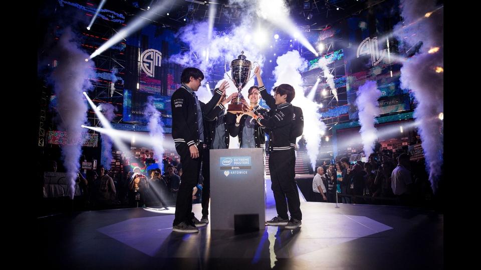 Scene number 4 from the movie eSports : All Work All Play + Live Event 